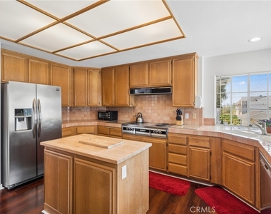 3541 Lilac Avenue - Photo Thumbnail 8