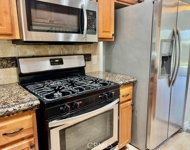 2558 Orange Avenue - Photo Thumbnail 16