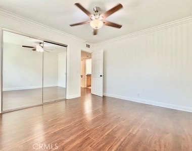 2558 Orange Avenue - Photo Thumbnail 30