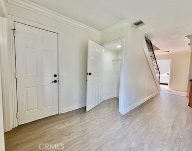2558 Orange Avenue - Photo Thumbnail 22