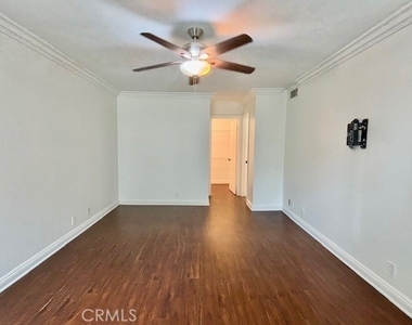 2558 Orange Avenue - Photo Thumbnail 32