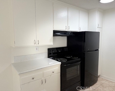 685 E Vista Chino - Photo Thumbnail 14