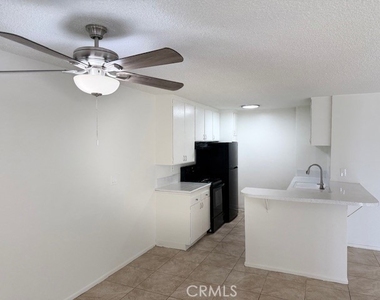 685 E Vista Chino - Photo Thumbnail 10