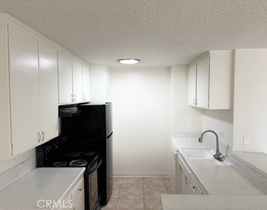 685 E Vista Chino - Photo Thumbnail 12
