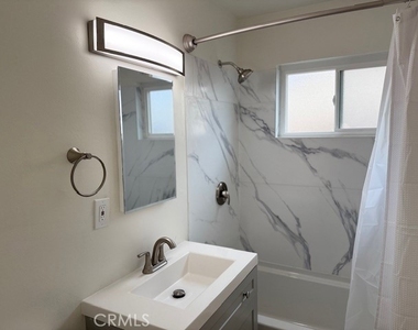 685 E Vista Chino - Photo Thumbnail 18
