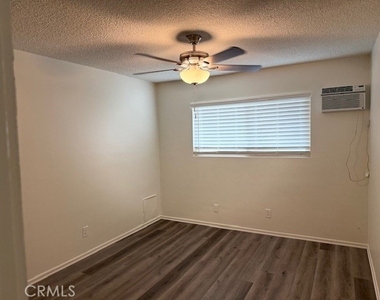 685 E Vista Chino - Photo Thumbnail 19