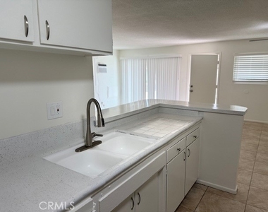 685 E Vista Chino - Photo Thumbnail 15