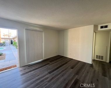 45421 Sunset Lane - Photo Thumbnail 8