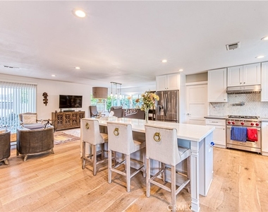 1800 Irvine - Photo Thumbnail 5