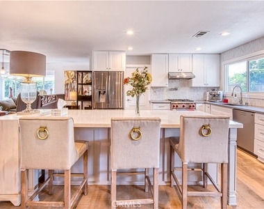 1800 Irvine - Photo Thumbnail 9