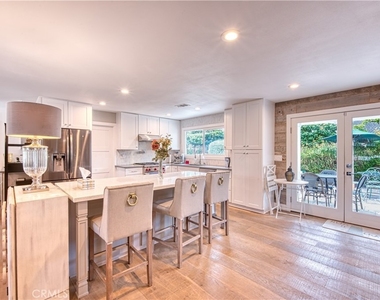 1800 Irvine - Photo Thumbnail 4