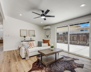 6265 Lake Alamor Avenue - Photo Thumbnail 6