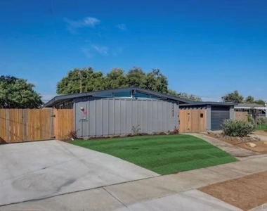 6265 Lake Alamor Avenue - Photo Thumbnail 15