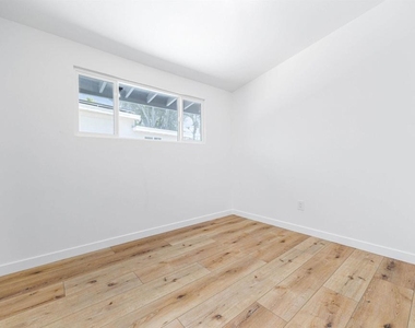 6265 Lake Alamor Avenue - Photo Thumbnail 13