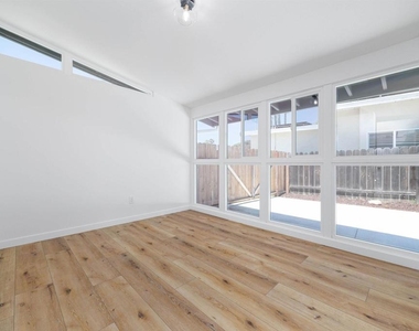 6265 Lake Alamor Avenue - Photo Thumbnail 11