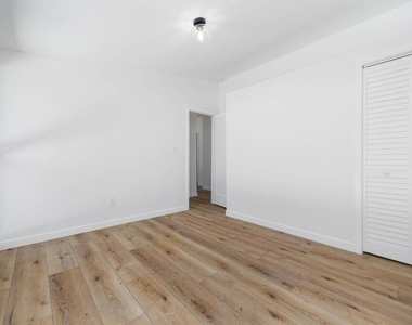 6265 Lake Alamor Avenue - Photo Thumbnail 12