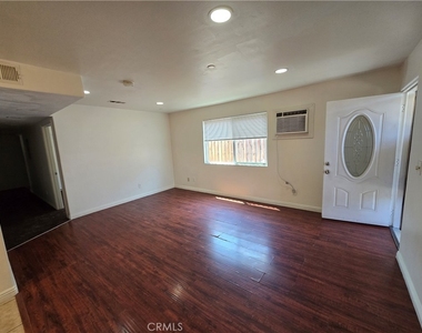 10218 S San Pedro - Photo Thumbnail 1