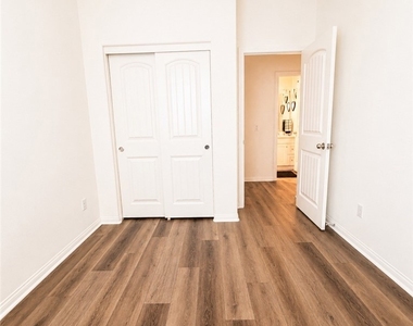 16570 Wyndham - Photo Thumbnail 11