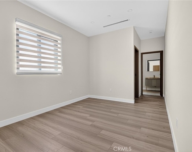 7605 Greg Avenue - Photo Thumbnail 14