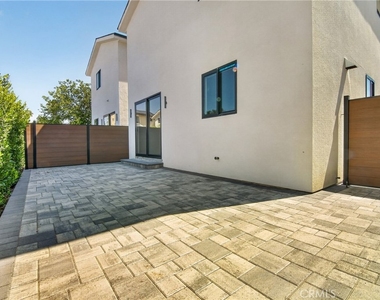 7605 Greg Avenue - Photo Thumbnail 17
