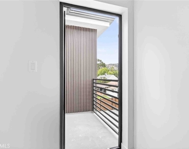 7605 Greg Avenue - Photo Thumbnail 11