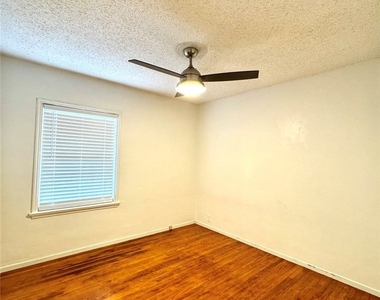 141 W Fairview Avenue - Photo Thumbnail 8