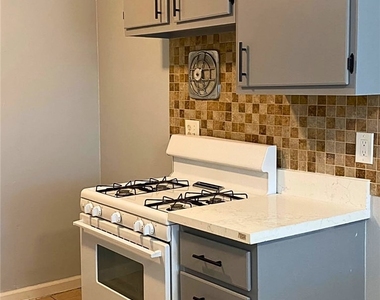 811 Orchid Court - Photo Thumbnail 12