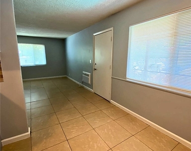 811 Orchid Court - Photo Thumbnail 13