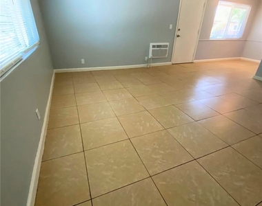 811 Orchid Court - Photo Thumbnail 10