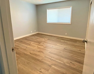 811 Orchid Court - Photo Thumbnail 3