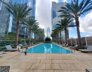 877 Francisco Street - Photo Thumbnail 10