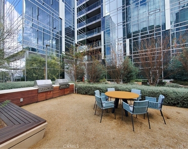 877 Francisco Street - Photo Thumbnail 11