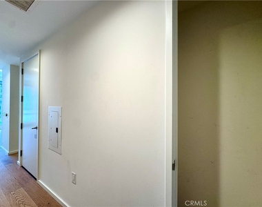 877 Francisco Street - Photo Thumbnail 25