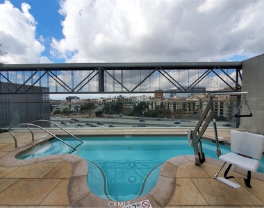 877 Francisco Street - Photo Thumbnail 2
