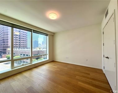 877 Francisco Street - Photo Thumbnail 18