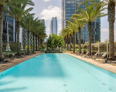 877 Francisco Street - Photo Thumbnail 14