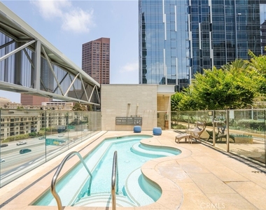877 Francisco Street - Photo Thumbnail 15