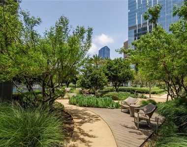 877 Francisco Street - Photo Thumbnail 21
