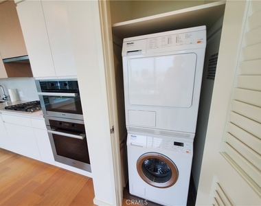 877 Francisco Street - Photo Thumbnail 9