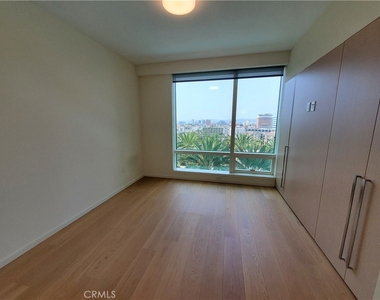 877 Francisco Street - Photo Thumbnail 6