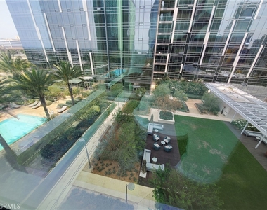 877 Francisco Street - Photo Thumbnail 12