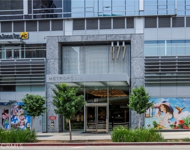 877 Francisco Street - Photo Thumbnail 35