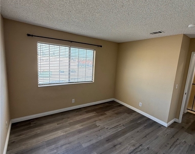 5195 Walnut - Photo Thumbnail 17