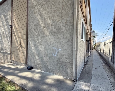 5195 Walnut - Photo Thumbnail 1