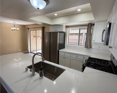 5195 Walnut - Photo Thumbnail 5