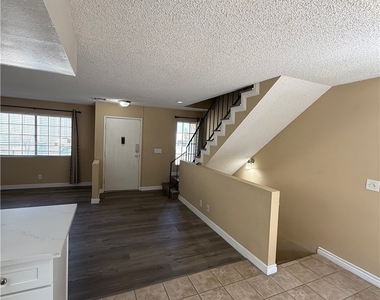 5195 Walnut - Photo Thumbnail 9