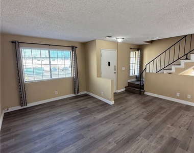 5195 Walnut - Photo Thumbnail 7