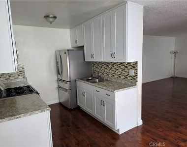706 E Harvard - Photo Thumbnail 17