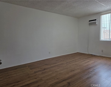 706 E Harvard - Photo Thumbnail 10