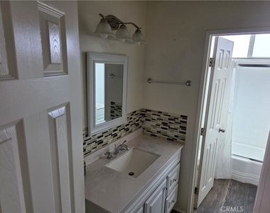 706 E Harvard - Photo Thumbnail 13
